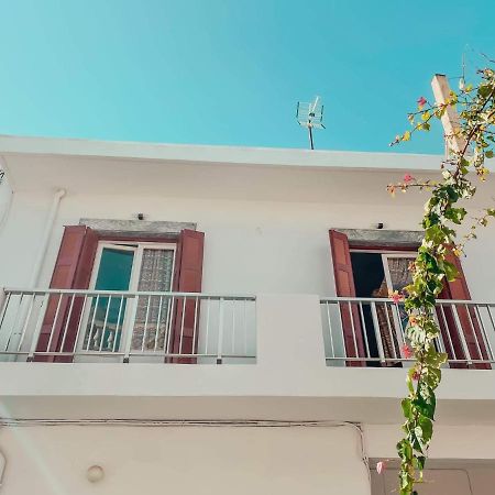 Maria'S Apartment In Old Town 이라피트라 외부 사진