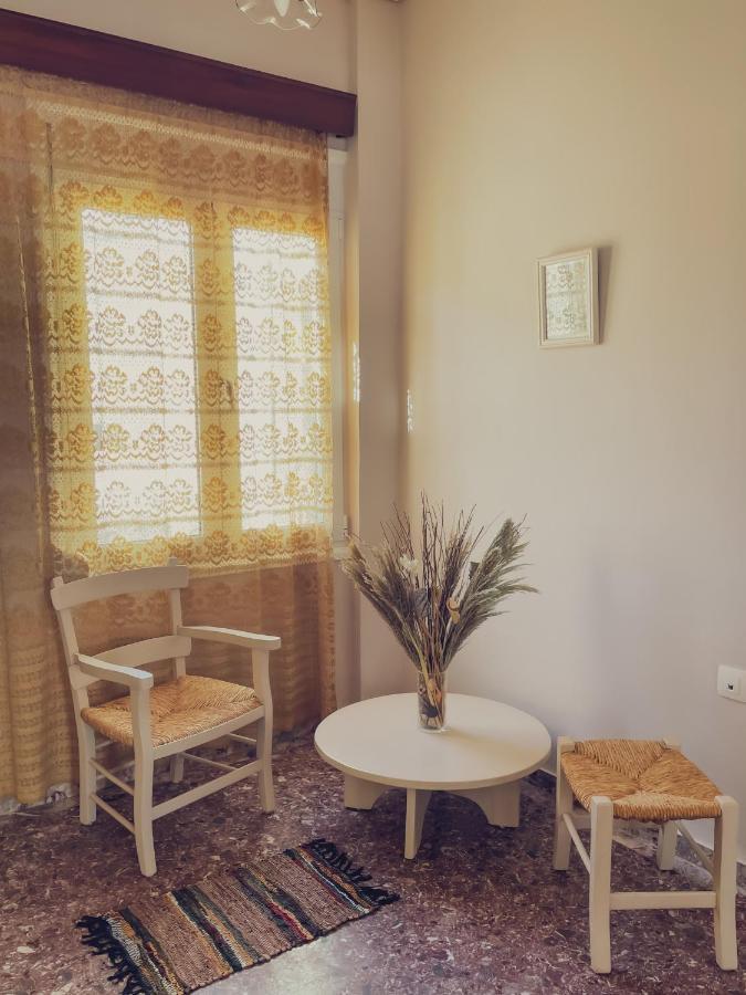 Maria'S Apartment In Old Town 이라피트라 외부 사진